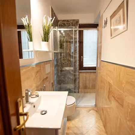 Apartment Domitia Spagna *